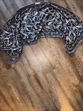 Black & Gray Paisley Lightweight Women's Scarf Top